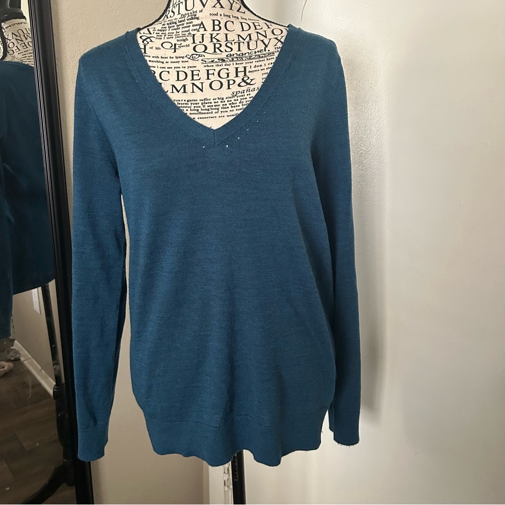 Banana Republic Peacock Blue Merino Wool V Neck  Sweater Soft Comfy Boxy Lounge